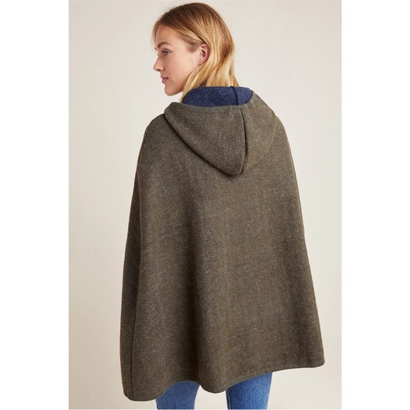 Akemi & Kin green cape - Picture 3 of 4